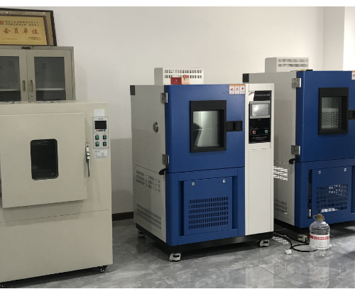 江蘇客戶(hù)采購(gòu)3臺(tái)環(huán)境試驗(yàn)箱